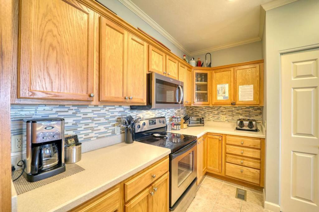 Bucket List Views Sugar Mountain Private Condo - 2Bed, 2Bath, Sleeps 6, Panoramic Views Of Mountains From Large Deck, Short Drive To Shopping, Restaurants, Cafes & Banner Elk Town Exterior foto