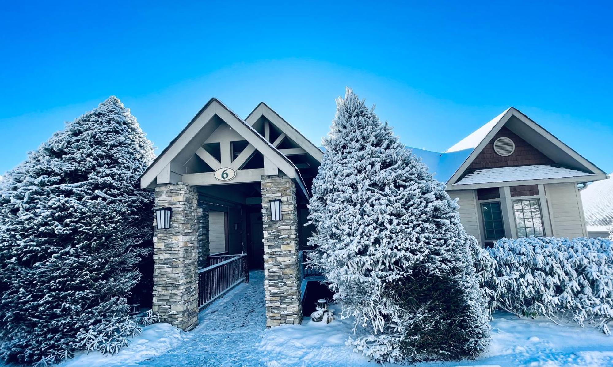 Bucket List Views Sugar Mountain Private Condo - 2Bed, 2Bath, Sleeps 6, Panoramic Views Of Mountains From Large Deck, Short Drive To Shopping, Restaurants, Cafes & Banner Elk Town Exterior foto